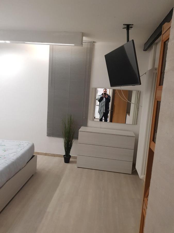 Massaro Apartments Via Bramante Pescara Kültér fotó